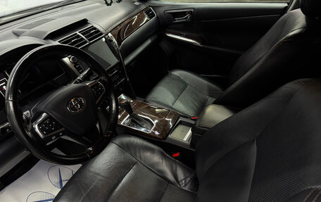 Toyota Camry, 2017 год, 2 280 000 рублей, 8 фотография