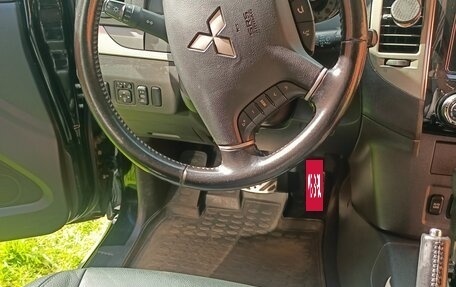 Mitsubishi Pajero IV, 2017 год, 3 300 000 рублей, 15 фотография