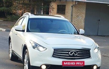 Infiniti FX II, 2012 год, 1 780 000 рублей, 10 фотография