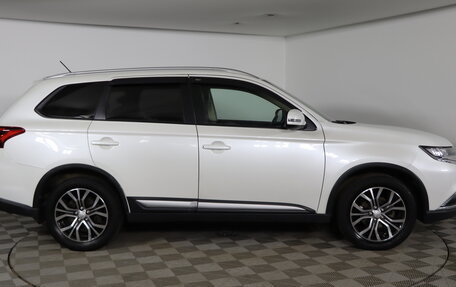 Mitsubishi Outlander III рестайлинг 3, 2015 год, 1 529 990 рублей, 4 фотография