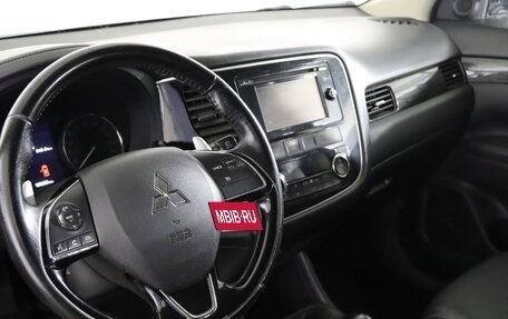 Mitsubishi Outlander III рестайлинг 3, 2015 год, 1 529 990 рублей, 9 фотография