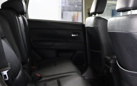 Mitsubishi Outlander III рестайлинг 3, 2015 год, 1 529 990 рублей, 12 фотография