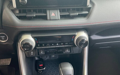 Toyota RAV4, 2023 год, 5 500 000 рублей, 16 фотография