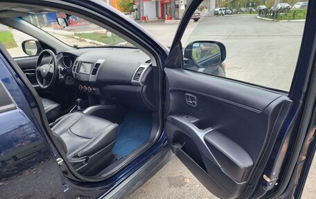 Mitsubishi Outlander III рестайлинг 3, 2011 год, 1 095 000 рублей, 6 фотография