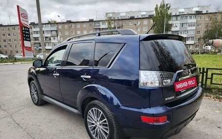 Mitsubishi Outlander III рестайлинг 3, 2011 год, 1 095 000 рублей, 2 фотография