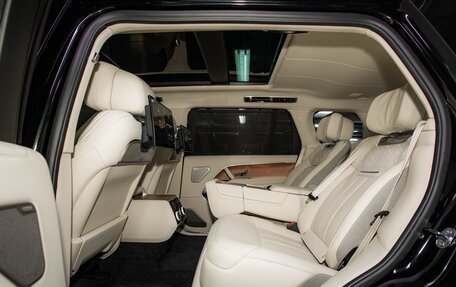 Land Rover Range Rover IV рестайлинг, 2024 год, 30 000 000 рублей, 14 фотография