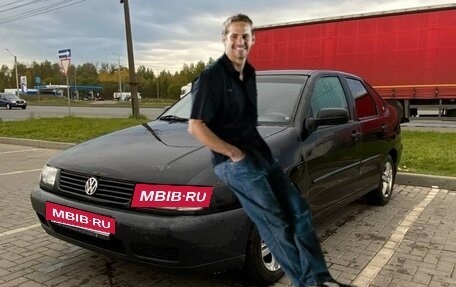 Volkswagen Polo III рестайлинг, 2001 год, 300 000 рублей, 2 фотография