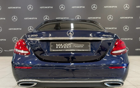 Mercedes-Benz E-Класс, 2020 год, 3 950 000 рублей, 6 фотография