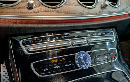 Mercedes-Benz E-Класс, 2020 год, 3 950 000 рублей, 21 фотография