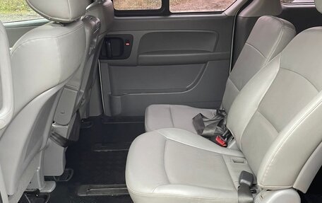 Hyundai Grand Starex Grand Starex I рестайлинг 2, 2014 год, 2 100 000 рублей, 13 фотография