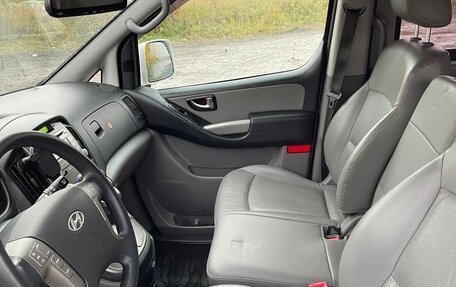 Hyundai Grand Starex Grand Starex I рестайлинг 2, 2014 год, 2 100 000 рублей, 16 фотография