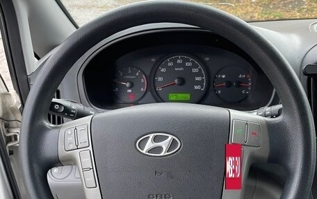 Hyundai Grand Starex Grand Starex I рестайлинг 2, 2014 год, 2 100 000 рублей, 14 фотография