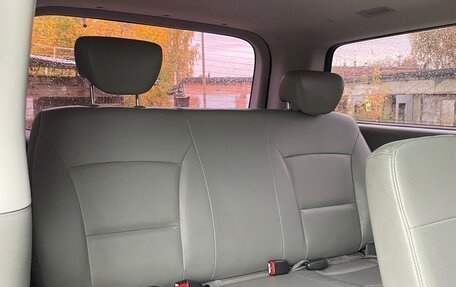 Hyundai Grand Starex Grand Starex I рестайлинг 2, 2014 год, 2 100 000 рублей, 22 фотография