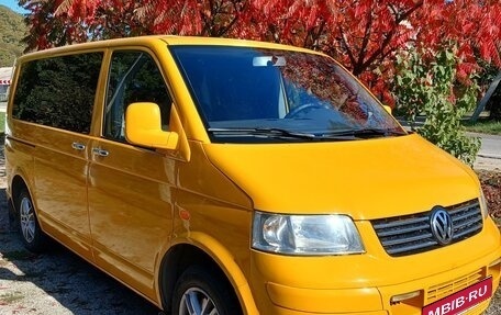 Volkswagen Transporter T5 рестайлинг, 2005 год, 1 350 000 рублей, 1 фотография