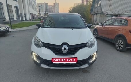 Renault Kaptur I рестайлинг, 2016 год, 1 300 000 рублей, 2 фотография