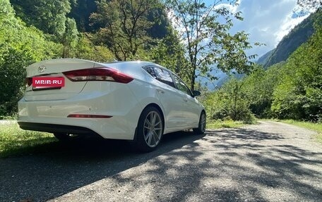 Hyundai Elantra VI рестайлинг, 2018 год, 1 800 000 рублей, 2 фотография