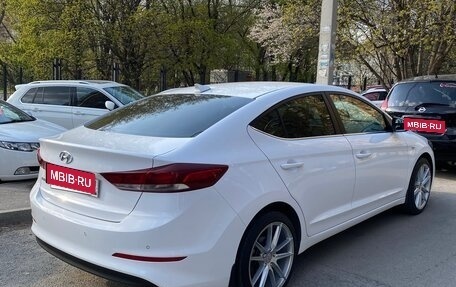 Hyundai Elantra VI рестайлинг, 2018 год, 1 800 000 рублей, 8 фотография