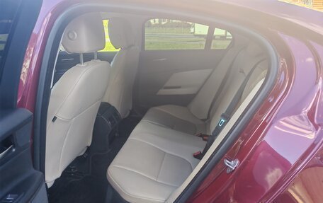 Jaguar XE I рестайлинг, 2016 год, 1 730 000 рублей, 11 фотография