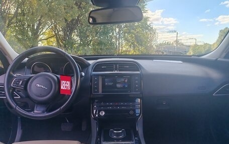 Jaguar XE I рестайлинг, 2016 год, 1 730 000 рублей, 12 фотография