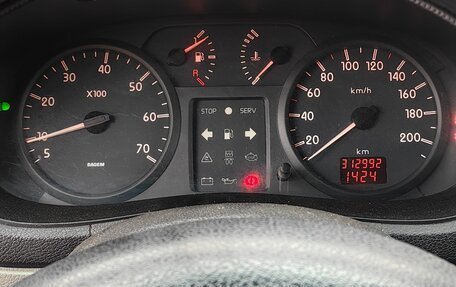 Renault Kangoo II рестайлинг, 2004 год, 250 000 рублей, 17 фотография