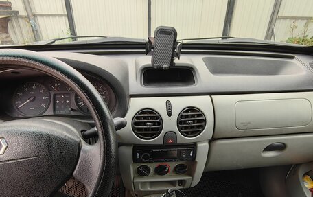 Renault Kangoo II рестайлинг, 2004 год, 250 000 рублей, 18 фотография