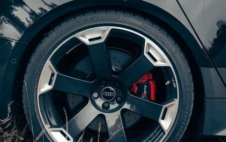 Audi RS 6, 2024 год, 24 000 000 рублей, 10 фотография