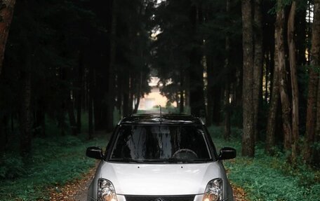 Suzuki Swift III, 2005 год, 690 000 рублей, 1 фотография