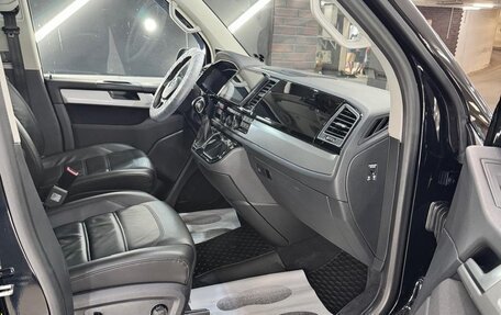 Volkswagen Multivan T6 рестайлинг, 2019 год, 4 700 000 рублей, 13 фотография