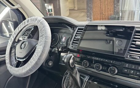 Volkswagen Multivan T6 рестайлинг, 2019 год, 4 700 000 рублей, 20 фотография