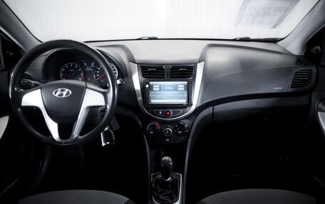 Hyundai Solaris II рестайлинг, 2011 год, 699 000 рублей, 13 фотография