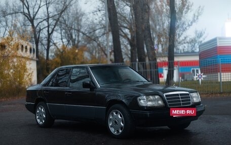 Mercedes-Benz E-Класс, 1994 год, 700 000 рублей, 5 фотография