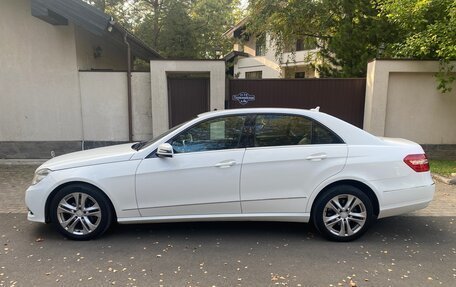 Mercedes-Benz E-Класс, 2012 год, 1 750 000 рублей, 6 фотография