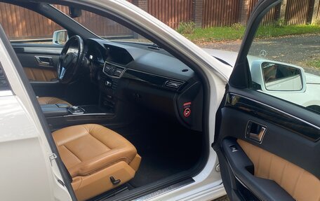 Mercedes-Benz E-Класс, 2012 год, 1 750 000 рублей, 10 фотография
