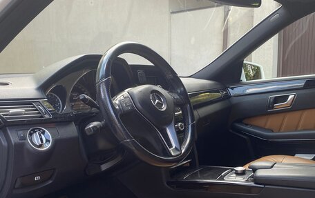 Mercedes-Benz E-Класс, 2012 год, 1 750 000 рублей, 13 фотография