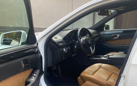 Mercedes-Benz E-Класс, 2012 год, 1 750 000 рублей, 12 фотография