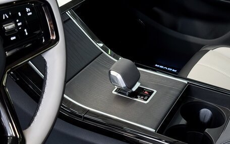 Land Rover Range Rover Evoque II, 2024 год, 6 550 000 рублей, 12 фотография
