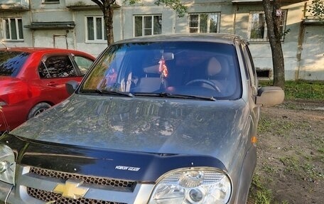 Chevrolet Niva I рестайлинг, 2010 год, 299 000 рублей, 2 фотография
