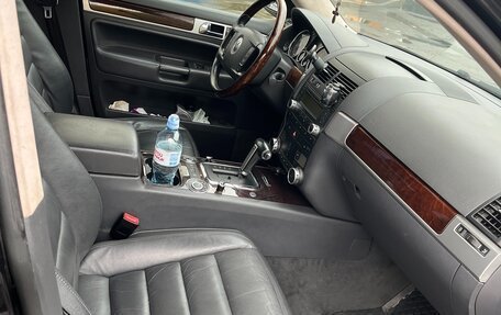 Volkswagen Touareg III, 2005 год, 980 000 рублей, 10 фотография