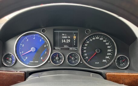Volkswagen Touareg III, 2005 год, 980 000 рублей, 14 фотография