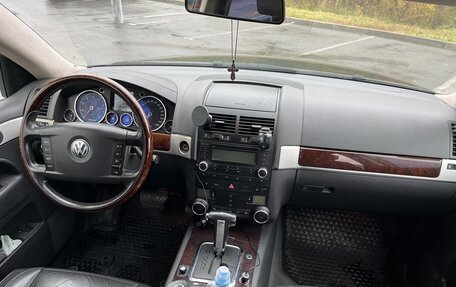 Volkswagen Touareg III, 2005 год, 980 000 рублей, 11 фотография