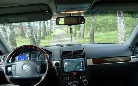 Volkswagen Touareg III, 2005 год, 750 000 рублей, 2 фотография