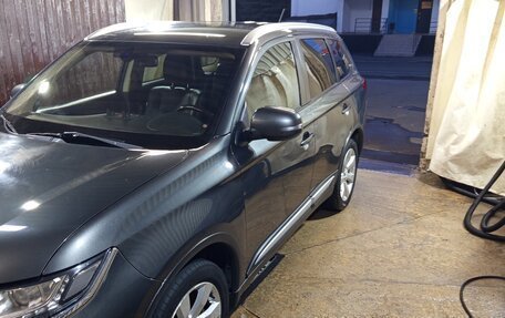 Mitsubishi Outlander III рестайлинг 3, 2016 год, 1 600 000 рублей, 1 фотография