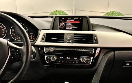 BMW 3 серия, 2017 год, 1 989 000 рублей, 14 фотография