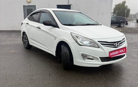 Hyundai Solaris II рестайлинг, 2015 год, 980 000 рублей, 3 фотография