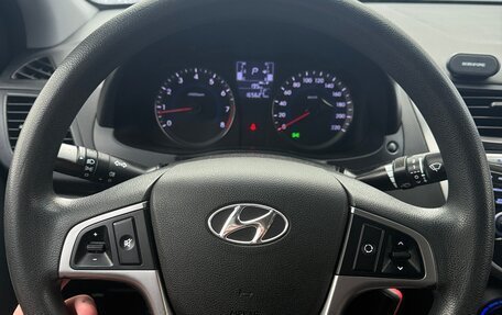 Hyundai Solaris II рестайлинг, 2015 год, 980 000 рублей, 16 фотография