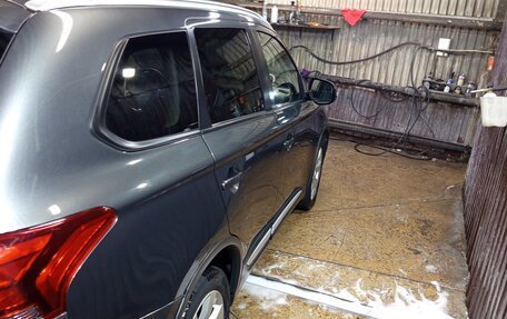 Mitsubishi Outlander III рестайлинг 3, 2016 год, 1 600 000 рублей, 5 фотография