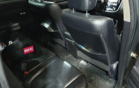 Mitsubishi Outlander III рестайлинг 3, 2016 год, 1 600 000 рублей, 10 фотография