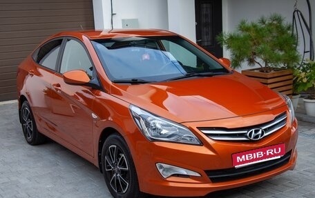 Hyundai Solaris II рестайлинг, 2015 год, 1 050 000 рублей, 1 фотография
