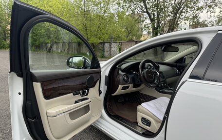 Jaguar XJ IV (X351), 2014 год, 2 800 000 рублей, 9 фотография