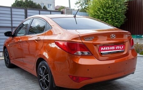 Hyundai Solaris II рестайлинг, 2015 год, 1 050 000 рублей, 2 фотография